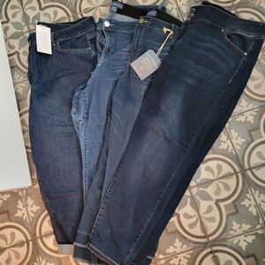 LOT of 4 pairs 24W jeans